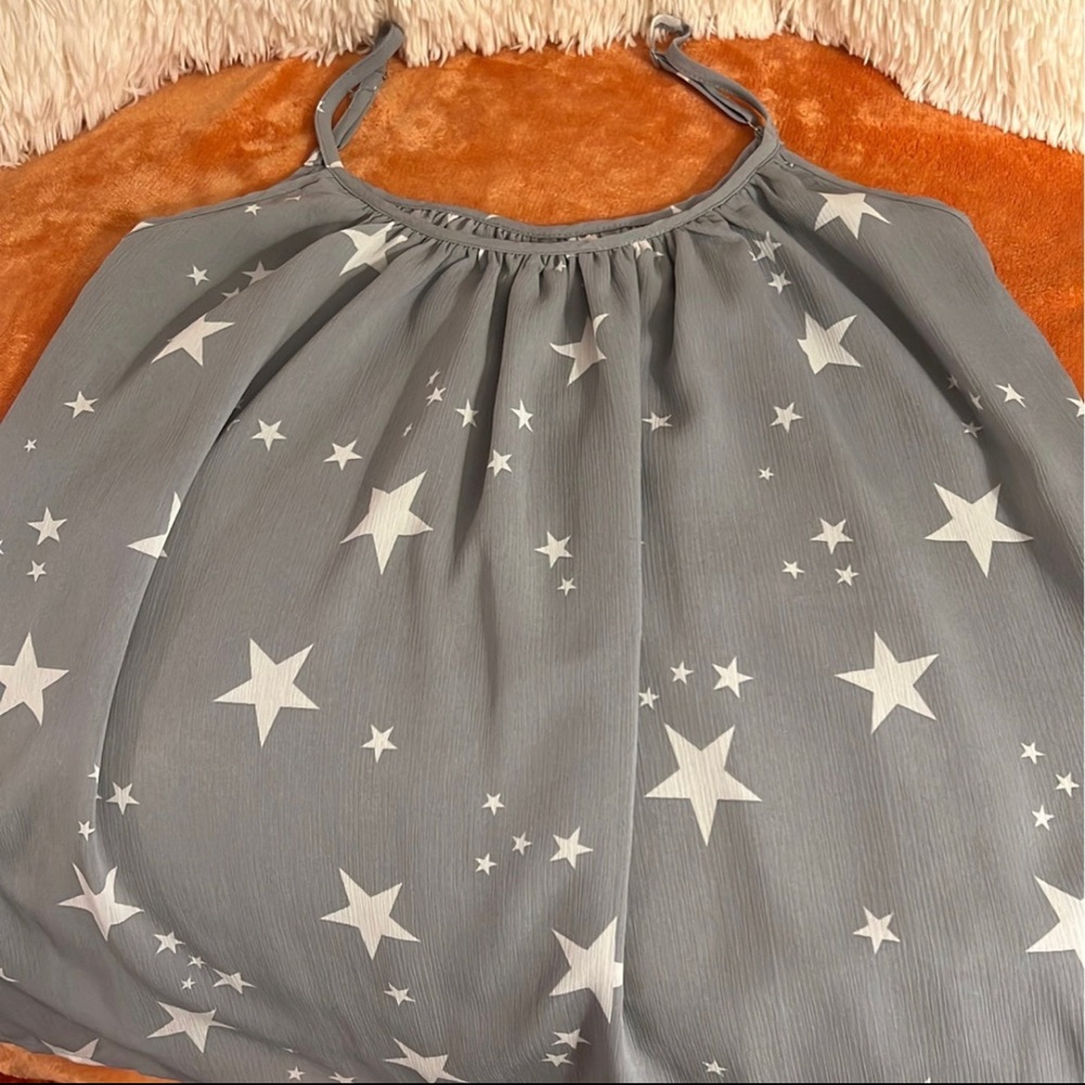 Women’s grey tank top blouse